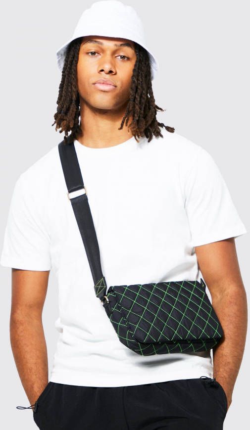 boohoo Gewatteerde Nylon Schoudertas Met Stiksels, Black