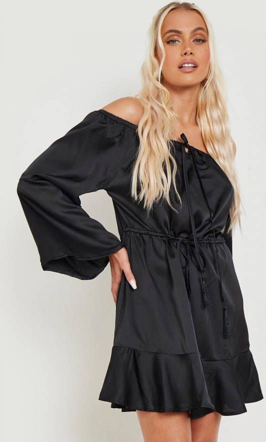 boohoo Matte Satijnen Off Shoulder Strand Jurk Met Kwastjes, Black