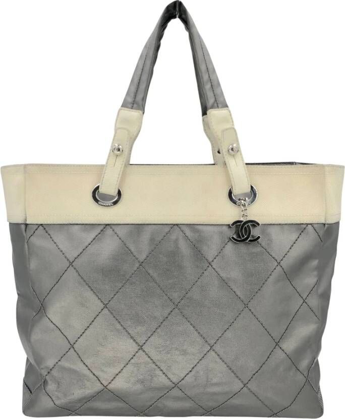 Chanel 1980s vintage tote bag in grey fabric with charm in silver tone , Grijs, Dames